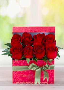 Kutuda Kırmızı Güller