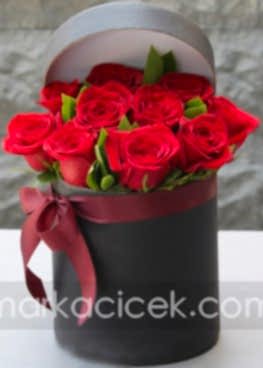 Silindir Kutuda 10 Adet Gül