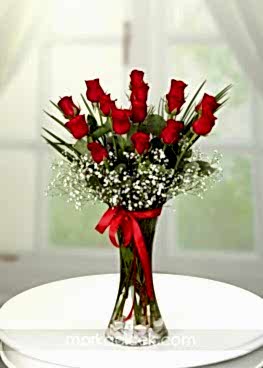 Vazoda 15 Kırmızı Gül