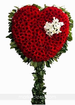 Kalp Şeklinde Çelenk