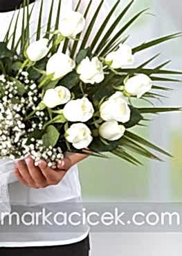 11 Adet Beyaz Gül Buketi