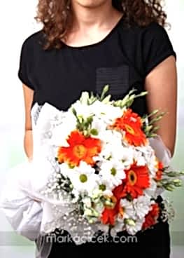 Gerbera ve Kır Çiçekleri