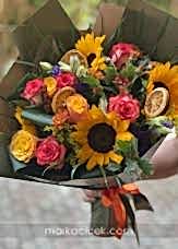 Ay Çiçeği ve Gül Buketi