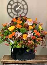 Siyah Kutuda Turuncu Gül ve Orkide